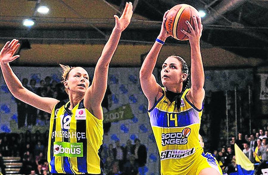 Krivacevic, a la derecha, en un partido con Kosice.