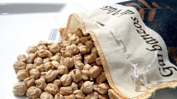 Saco de garbanzos del municipio de Valseca. 