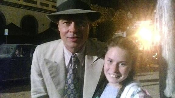 Brad Pitt rescata a una niña que estaba siendo aplastada por la multitud en Las Palmas