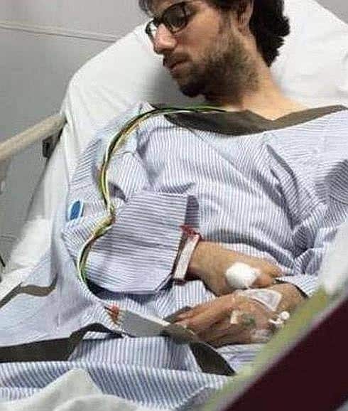 El doctor Muhannad Al Zabn tras ser disparado.