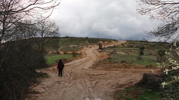 Estado de uno de los caminos. Fotografía de 