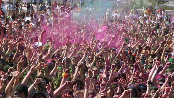 Explosión de color en Arroyo con la Holi Run