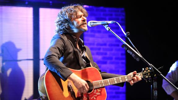 Quique González enciende el cierre del día de San Juan