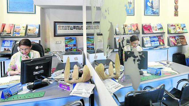 Interior de las oficinas de Viajes Salamanca.