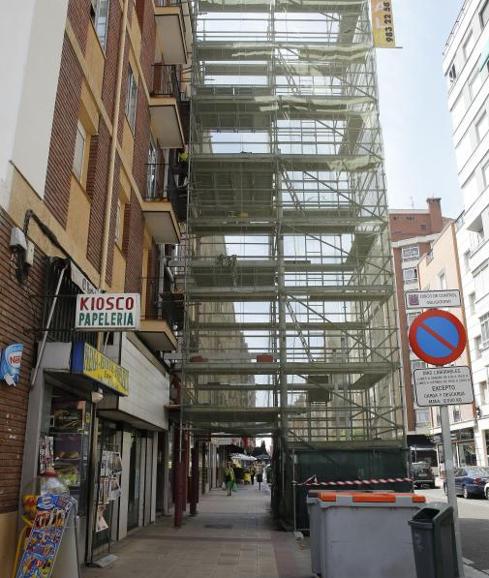 Estructuras de la torre del ascensor en la calle Gabilondo.