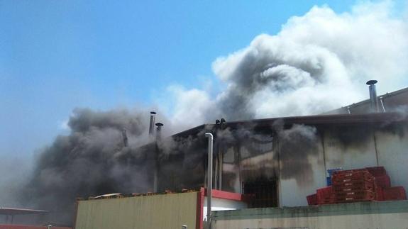 Incendio en la fábrica de morcillas Doña Arrocita