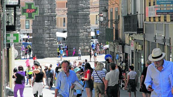 Este julio está siendo algo más caluroso de lo habitual en la capital segoviana. 