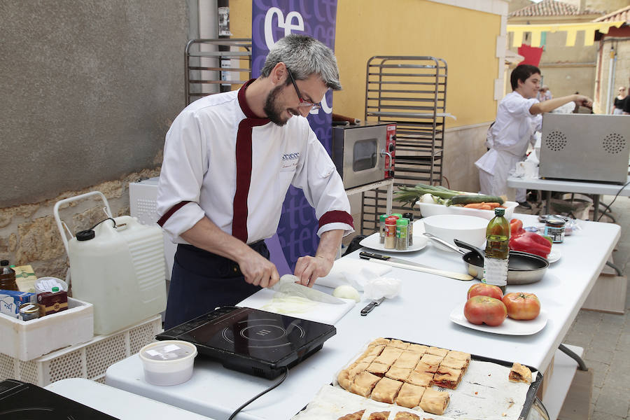 Participantes en la muestra de Alimentaria de ayer en Fuentes de Valdepero. 