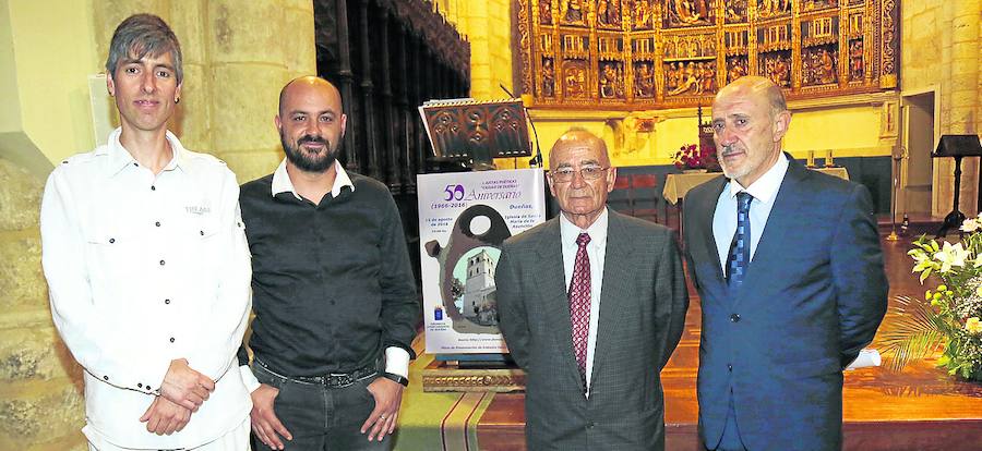 Luis Javier Pinar (segundo premio), Eduardo Fernández (primero), Máximo Pérez (tercero) y Manuel Sánchez Gorjón (cuarto galardonado) posan antes de conocerse el fallo.