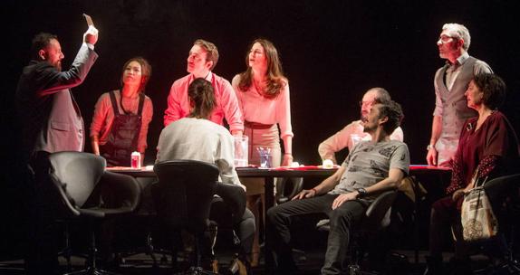 Escena de la obra ‘El jurado’, interpretada por Canco Rodríguez y Pepón Nieto, entre otros.