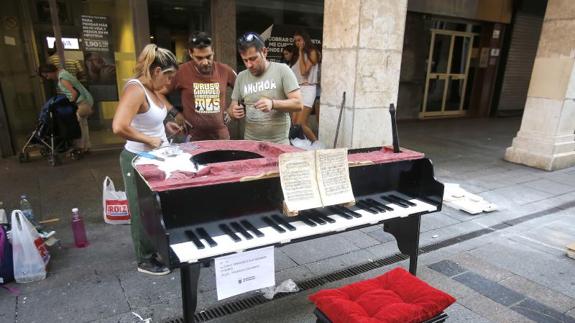 Una musical P con forma de Piano.