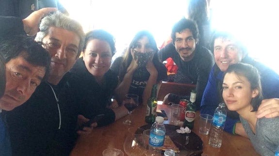 Úrsula Corberó se integra perfectamente en la familia del 'Chino' Darín