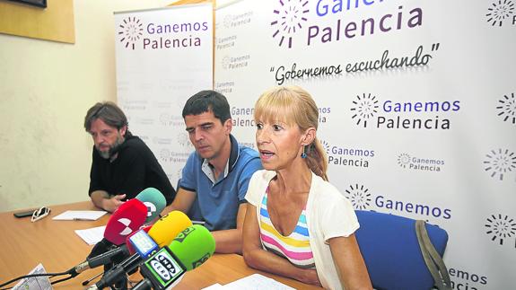 Francisco Fernández, Juan Gascón y Carmen García, en la rueda de prensa.