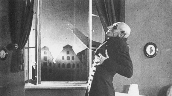 Escena de la película 'Nosferatu', de Murnau. 