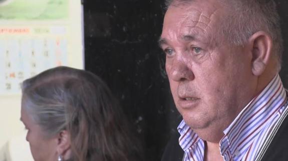 Los padres de Roberto Larralde, este viernes en la Audiencia Provincial.