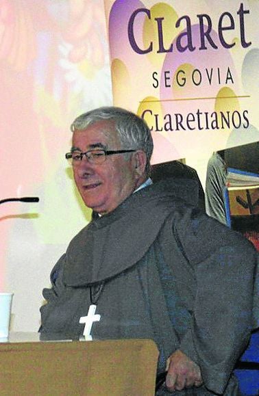 El Padre Pateras, durante su charla en el Claret. 