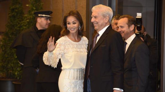 Isabel Preysler  con Mario Vargas Llosa. 