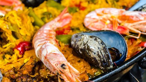 Si echas chorizo al arroz y lo llamas paella pasa esto, aunque seas un conocido cocinero