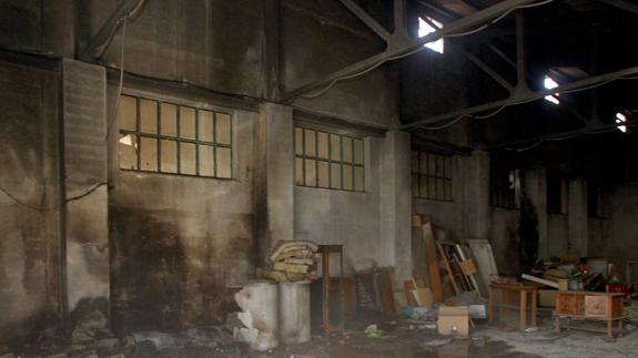 Interior de la antigua fábrica de pan, tras el incendio de 2013. 