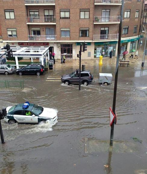 Una tromba de agua anega parte de Toro