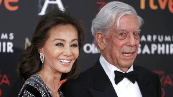 Isabel Preysler con Mario Vargas Llosa. 
