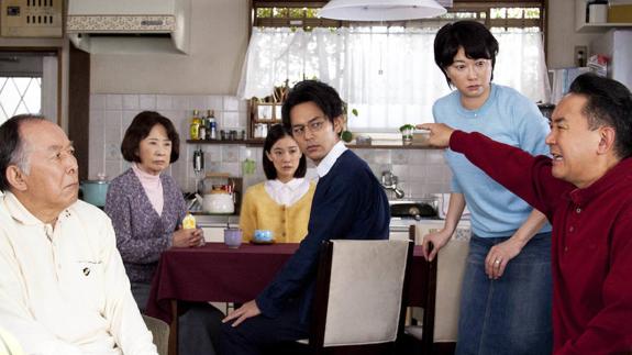 Una escena de la película japonesa 'Maravillosa familia en Tokio'.