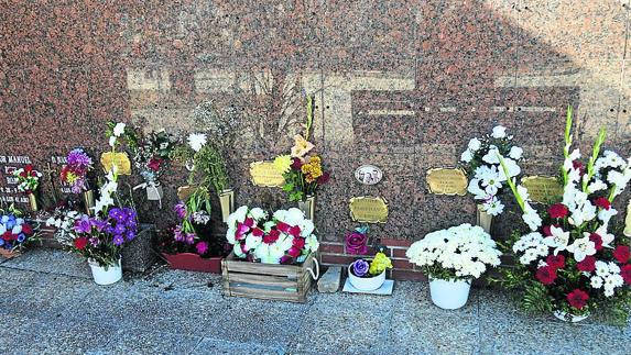 Zona del columbario en el cementerio de Palencia. 