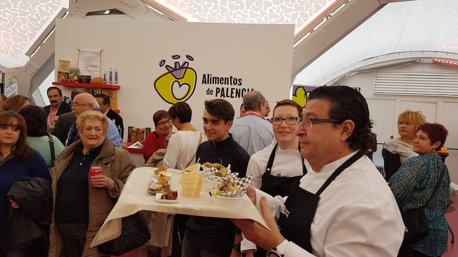Un menú degustación difunde Palencia en la Cúpula del Milenio