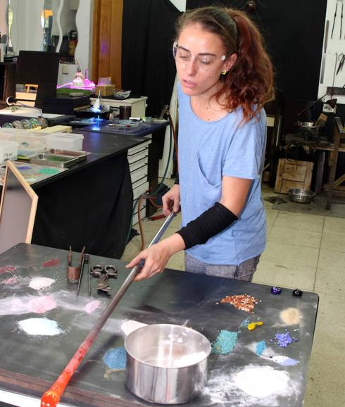 Alba Martín, en su taller del vivero de la Fábrica de Borra.