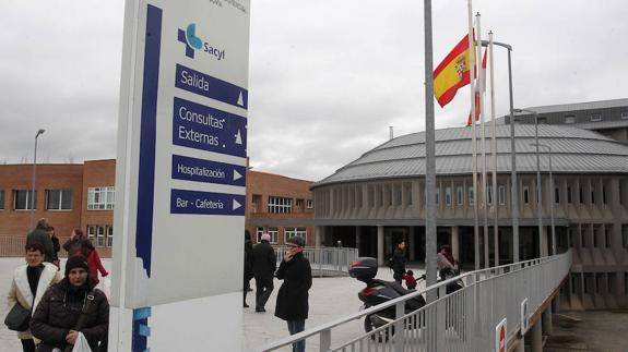 Entrada al Hospital General de Segovia. 