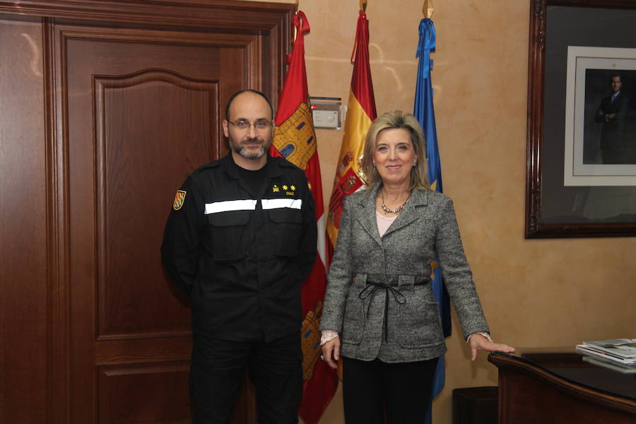 El teniente coronel Díaz con la delegada, María José Salgueiro