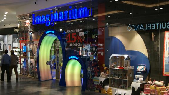 Roban en dos establecimientos de Rio Shopping por el método del 'butrón'