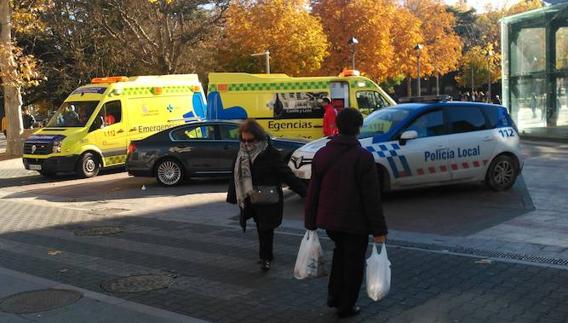 Ambulancias en la zona de Pío XII, esta mañana. 
