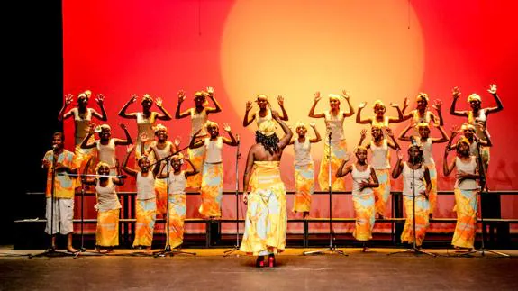 El coro Malagasy Gospel, compuesto por 25 niñas, actuará en el Auditorio Miguel Delibes.