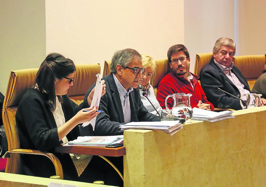 Gabriel Risco durante una de sus intervenciones en el pleno de ayer.