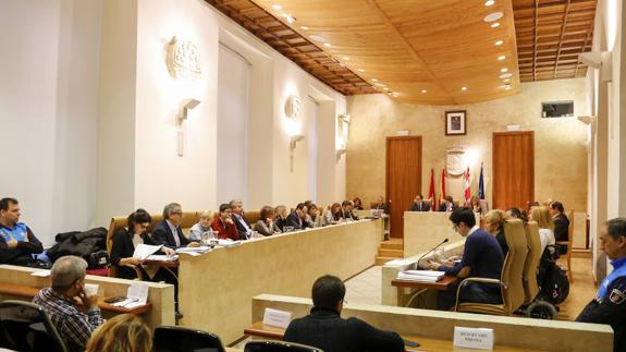 Imagen del pleno municipal celebrado ayer en el Consistorio salmantino.