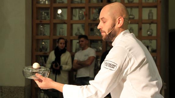 Una vajilla única para un menú con estrella Michelin