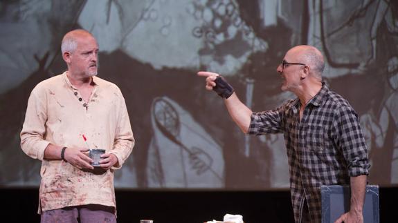 Jordi Rebellón, a la izquierda, durante la representación. El Norte