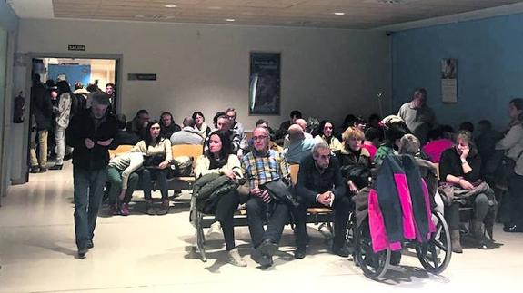La sala de espera del servicio de Urgencias la noche del pasado martes. 