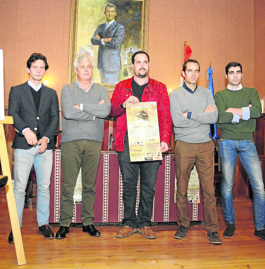 Del Álamo, Criado, González, Marín y Pérez Pinto, en la presentación de los carteles. 