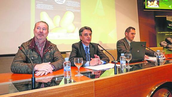 De izquierda a derecha, Donaciano Dujo, Jorge Morro y Juan Luis Delgado. 