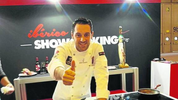 El chef salmantino Fran Vicente, durante uno de sus habituales ‘show cookings’.