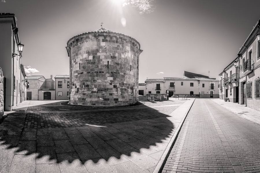 Fotografía de la iglesia zamorana de San Claudio de Olivares, ganadora del certamen.  