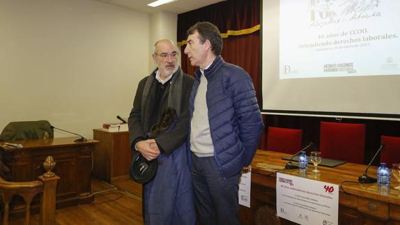 Alejandro Ruiz-Huerta, junto a Ángel Hernández (CC OO). 