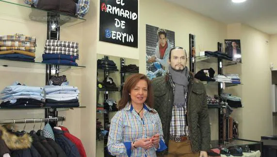 Rosa Isabel Crespo, en su tienda de la calle Labradores.
