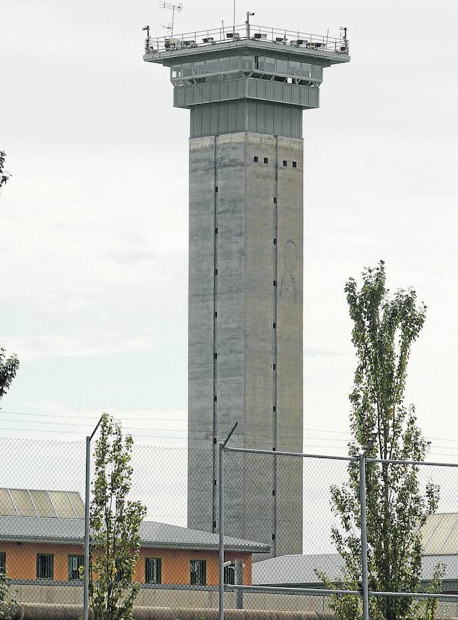 Torre de vigilancia en el centro penitenciario de Topas.