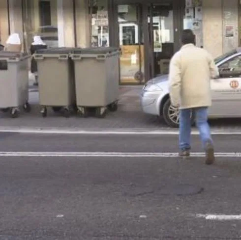 Los vallisoletanos aprueban las multas a peatones por cruzar mal