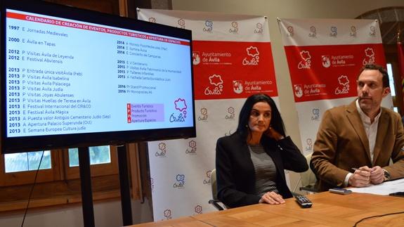 Carmen Mateos, técnico del Ayuntamiento; Héctor Palencia, teniente de alcalde de Servicios a la Ciudad, Turismo y Patrimonio Histórico