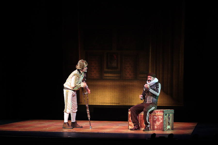 Escena durante la representación de 'Rinconete y Cortadillo'. 