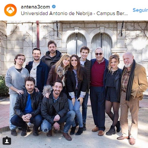 Una de las fotografías con los actores que protagonizarán el reencuentro de 'El internado'. 
